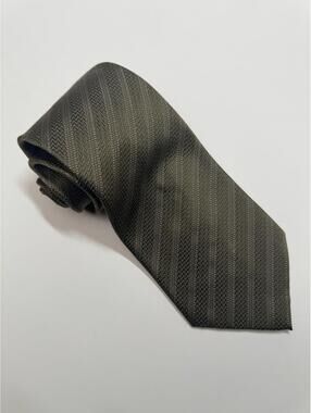 Kenneth Cole 100% Silk Wide Tie With Green Stripes